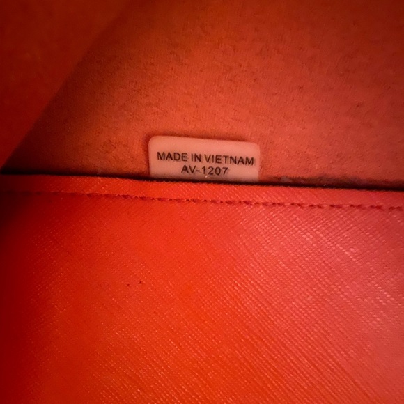 Handbag - Picture 5 of 7